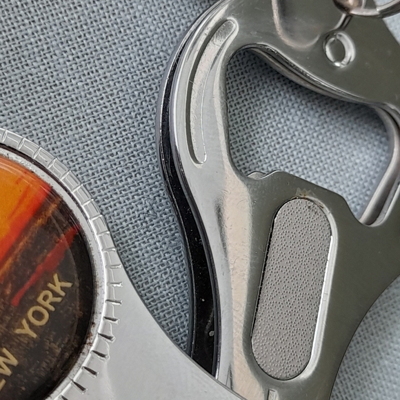 New York Keychain Beer Bottle Opener - Picture 3 of 7